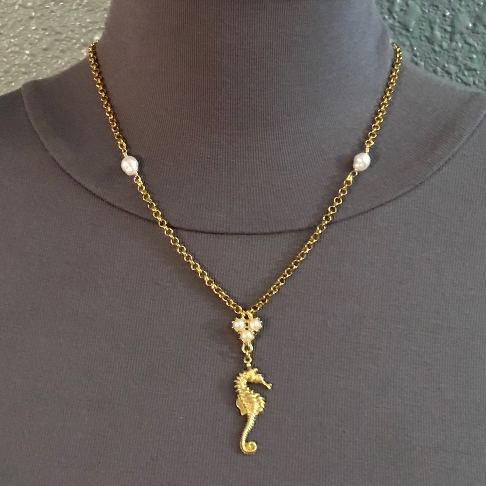 Lucrezia Borgia Gold Seahorse with Pearls Renaissance Necklace, Handmade Replica - Picture 6 of 15